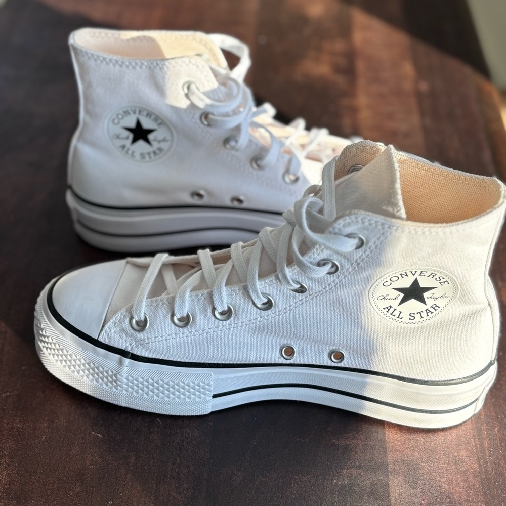 Converse - Chuck Taylor All Star Lift Platform
Canvas - Picture 13 of 17